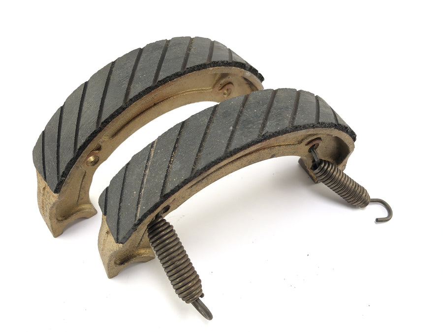 Yamaha XT 500 1U6 [1981] - Brake shoes with springs