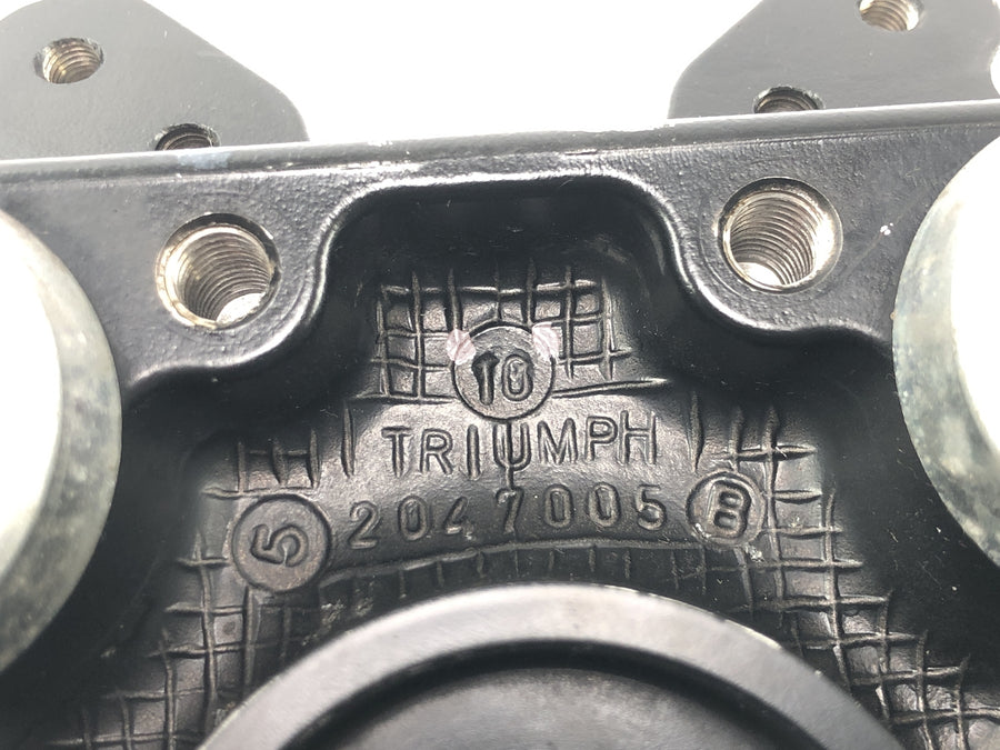 Triumph Bonneville T100 986MF [2012] - Upper fork clamp steering head bridge