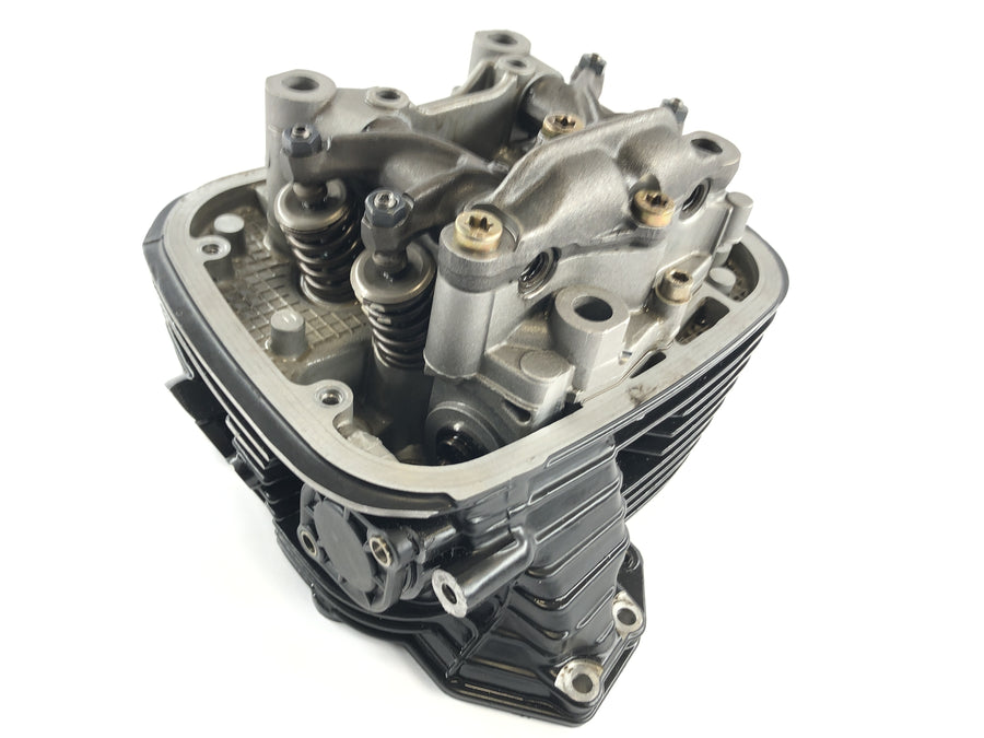 BMW R 1200 C 259c [1997] - cylinder head on the right with camshaft stone and camshaft
