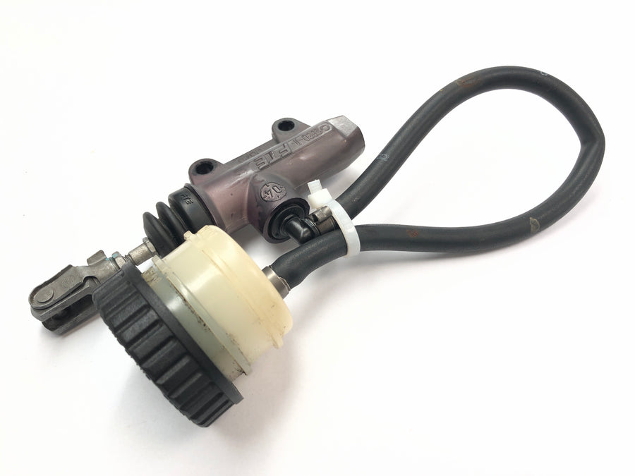 BMW R 1200 ST R1ST [2006] - brake pump rear wheel brake at the back