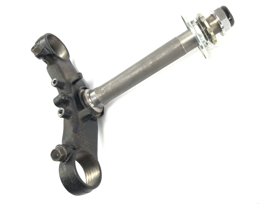 Honda CBR 900 RR SC28 [1994] - fork bridge below