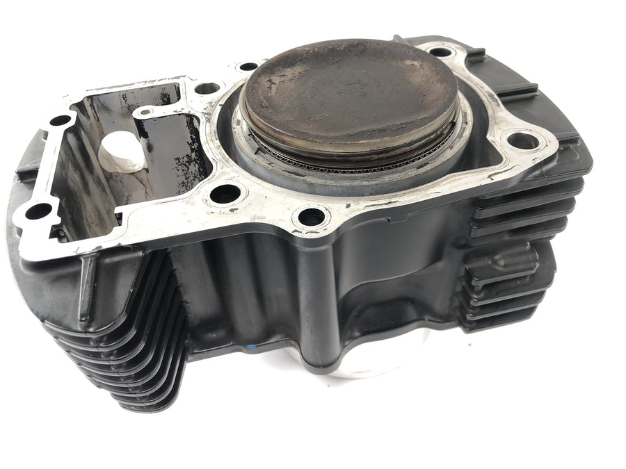 Suzuki VZ 1500 WVCU [2011] - Cylinder with piston cylinder at the rear