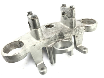 Kawasaki ZR7 ZR750F [1999] - fork bridge above handlebar holder - 0