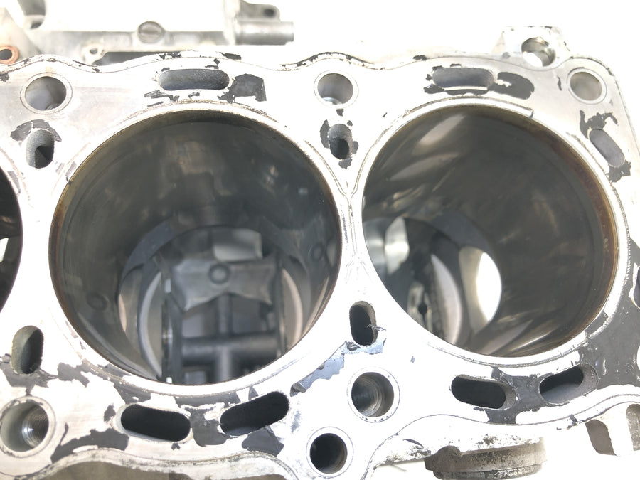 Suzuki GSX R 1000 WVB6 K6 [2006] - Motorblock Kurbelgehäuse Zylindergehäuse mit Kolben