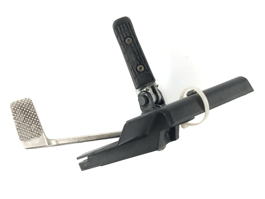 Triumph Daytona 900 T300 [1993] - footrest right brake lever foot lever brake pedal right foot brake