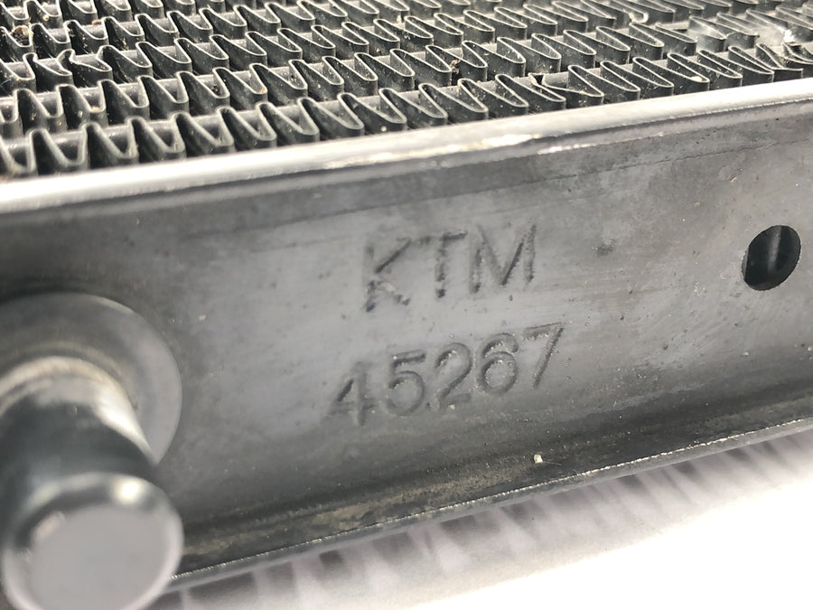 TRIUMPH DAYTONA 955I T595 [1998] - Kühler Wasserkühler