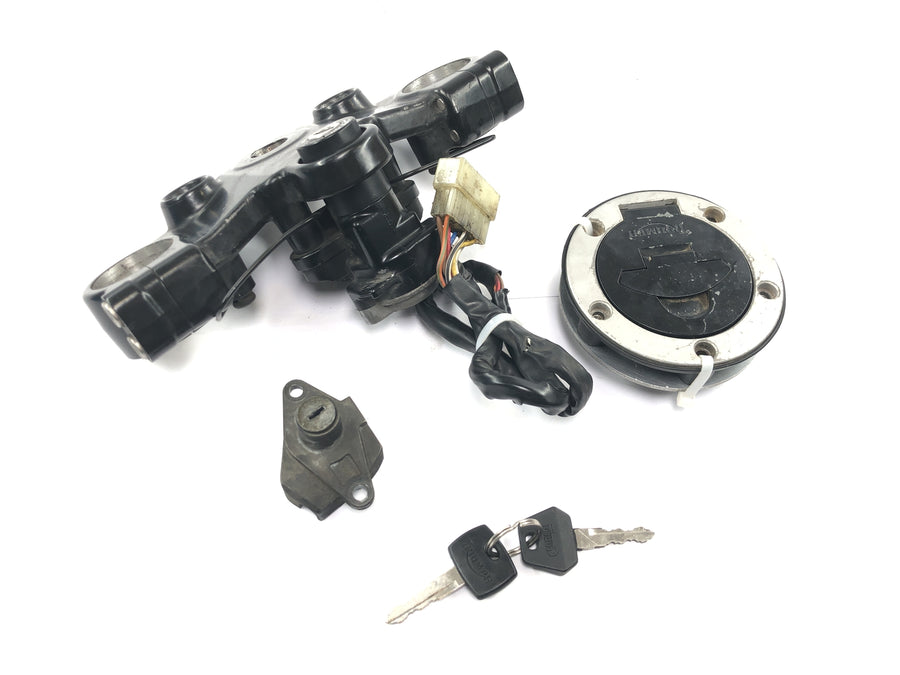 Triumph Tiger 900 T400 [1998] - Lock set with fork bridge at the top, tank lock, seat lock