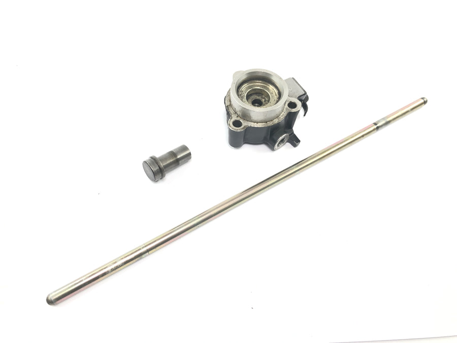 Triumph Tiger 900 T400 [1998] - Clutch cylinder with clutch push rod clutch slave cylinder