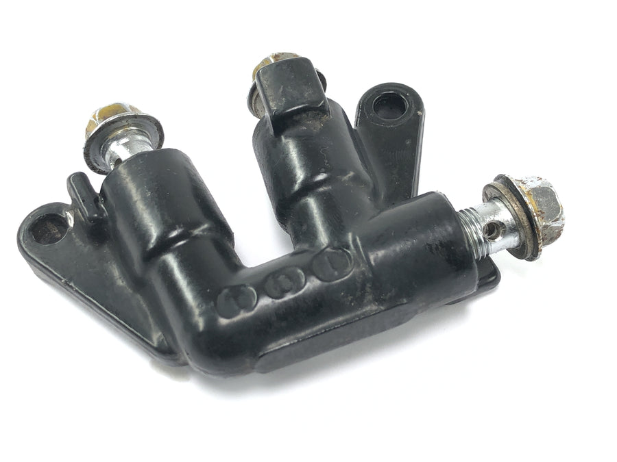 Suzuki RG 250 Gamma GJ21D [1987] - Front brake distributor brake force distributor