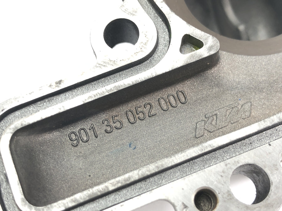 KTM RC 125 [2016] - Water pump cover water pump housing coolant pump