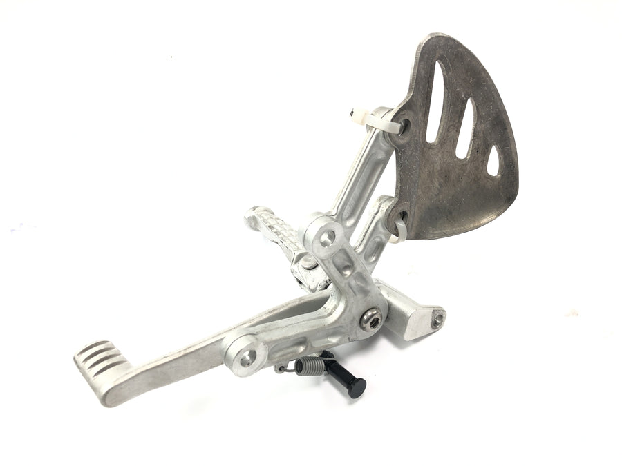 Triumph Speed ​​Triple T509 [1998] - right footrest system with brake pedal