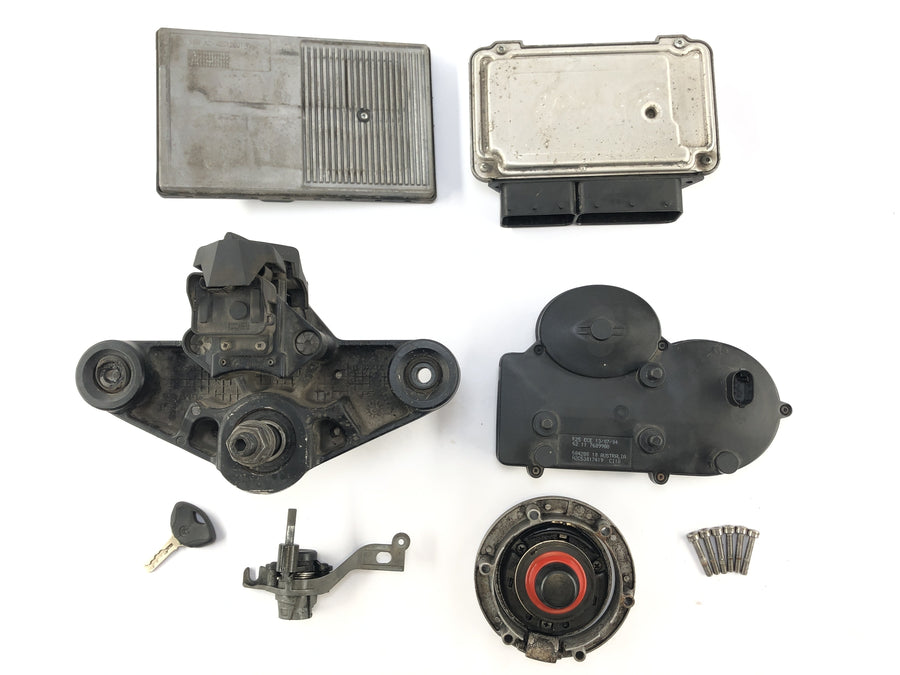 BMW R 1200 GS R12 K25 [2003] - locksmith with immobilizer gabel bridge above CDI tank lock cockpit