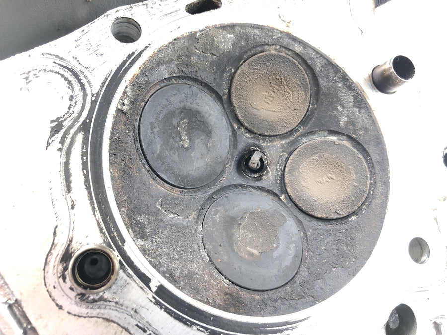 Honda SLR 650 RD09 [1997] - Cylinder head Head cover motor lid valve