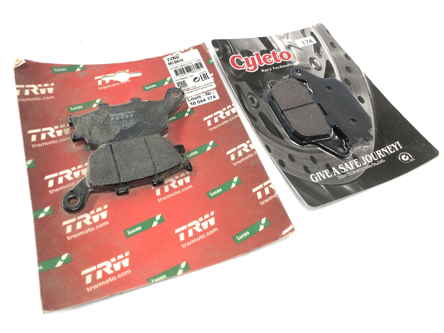 Yamaha YZF R1 RN01 [1998] - Brake pads in the front