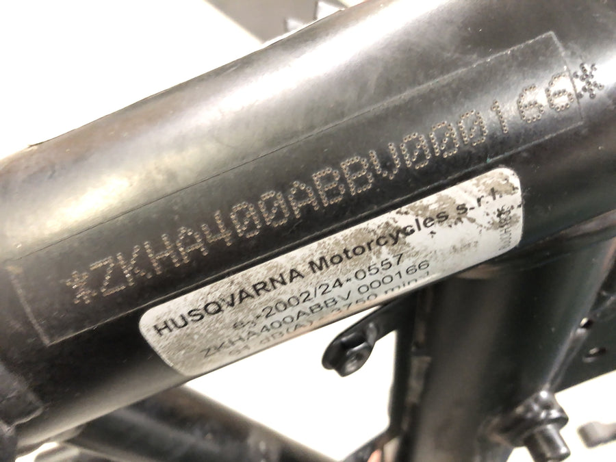 Husqvarna SM 630 A4 [2010] - Rahmen mit Papieren