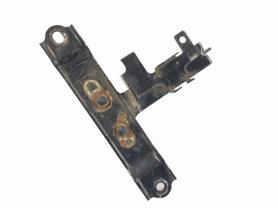 Kawasaki VN 1600 Mean Streak VNT60B [2005] - Battery terminal bracket