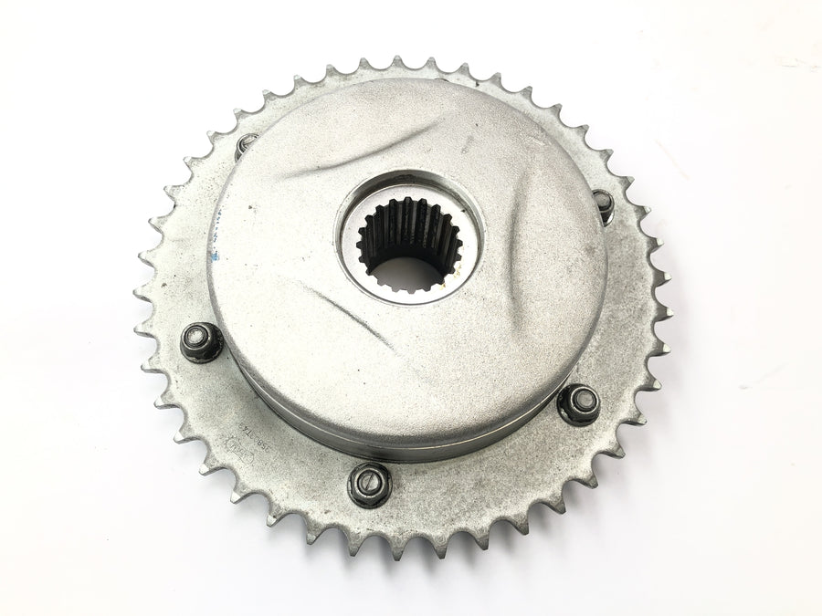 Aprilia RST 1000 Futura [2002] - chain wheel tooth wreath behind