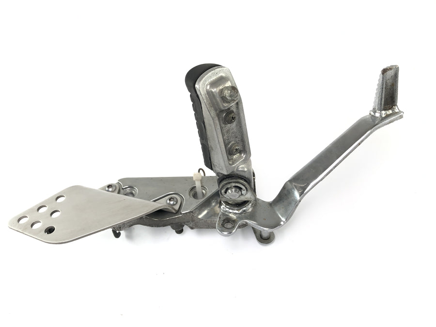 Kawasaki ZRX 1200 S ZRT20A [2002] - Fußrastenanlage rechts Bremspedal Fußpedal Halterung