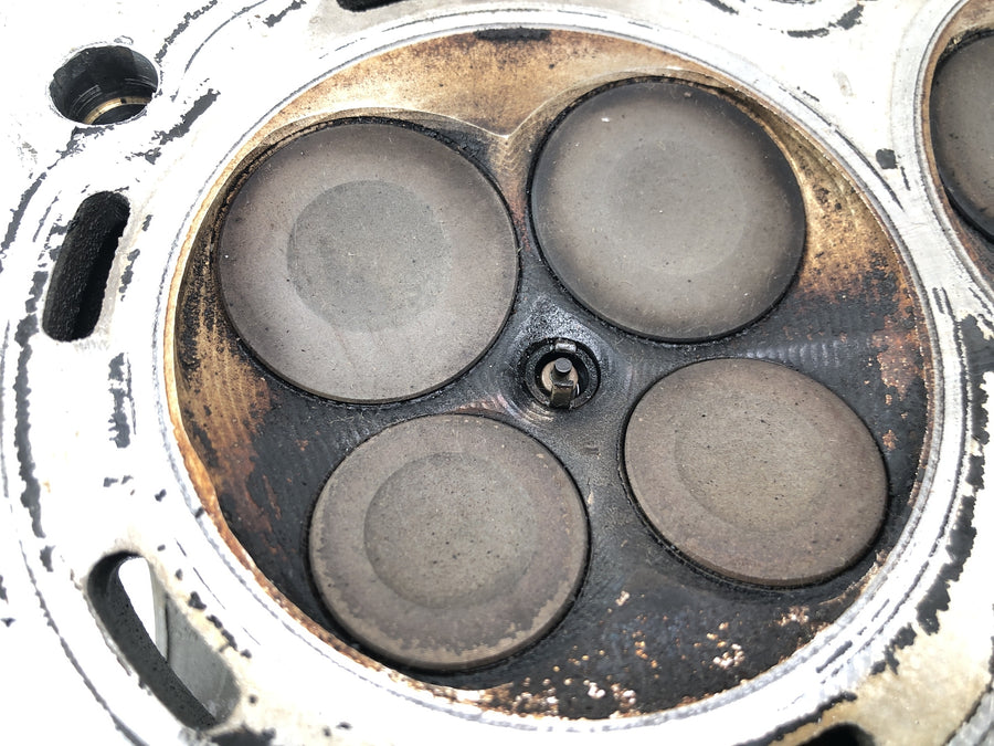 Triumph Sprint ST 1050 [2005] - cylinder head