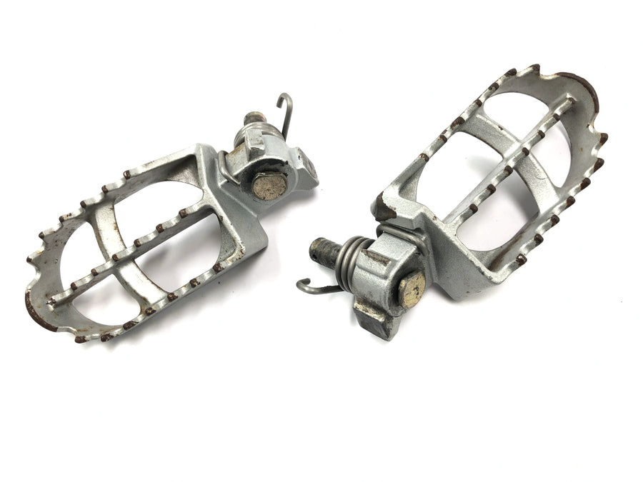 Husqvarna TE 610 H6 8AE [TE 570 H7] - Footrests Driver Pair Set