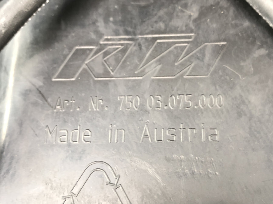 KTM 690 SM Prestige [2007] - Werkzeugfach