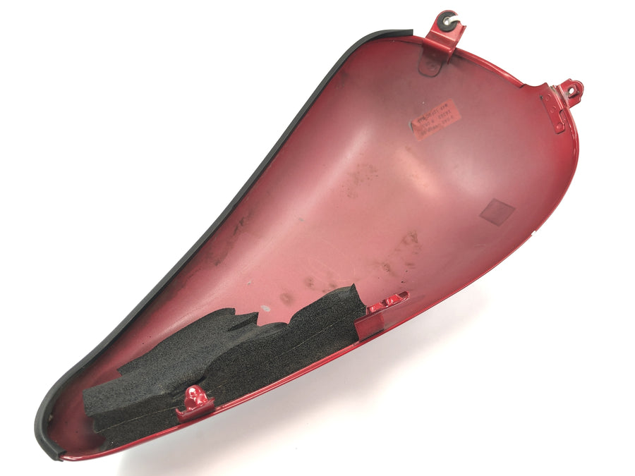 Suzuki Intruder VL 1500 AL [2000] - tank panel on the right side panel side cover slightly damaged