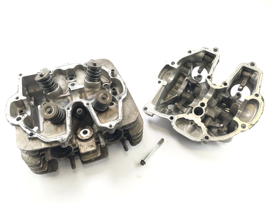 Honda SLR 650 RD09 [1997] - Cylinder head Head cover motor lid valve