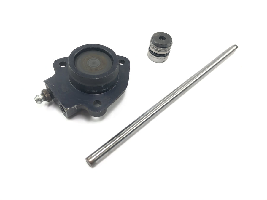 Moto Guzzi V11 Sport [1999] - Clutch slave cylinder with push rod