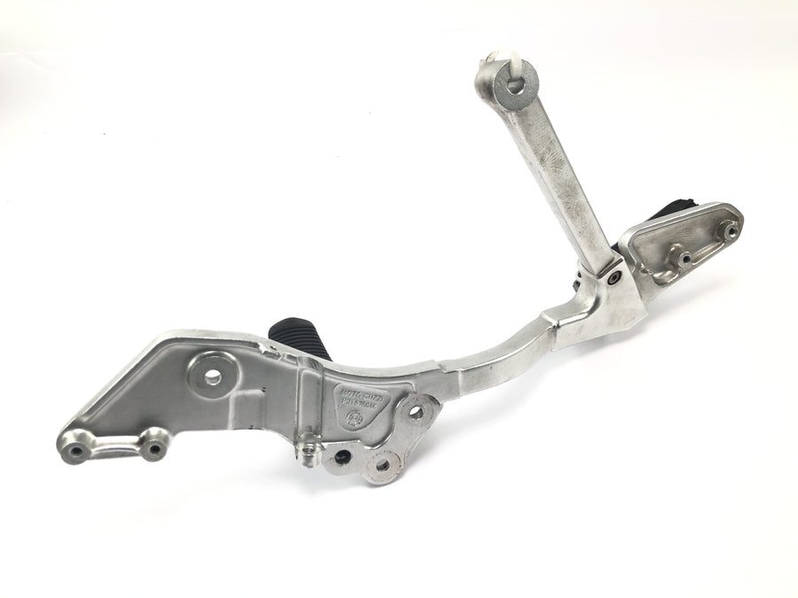 Moto Guzzi Stelvio 1200 8V [2016] - Footrest system on the right, driver's footrest and pillion passenger's footrest with bracket