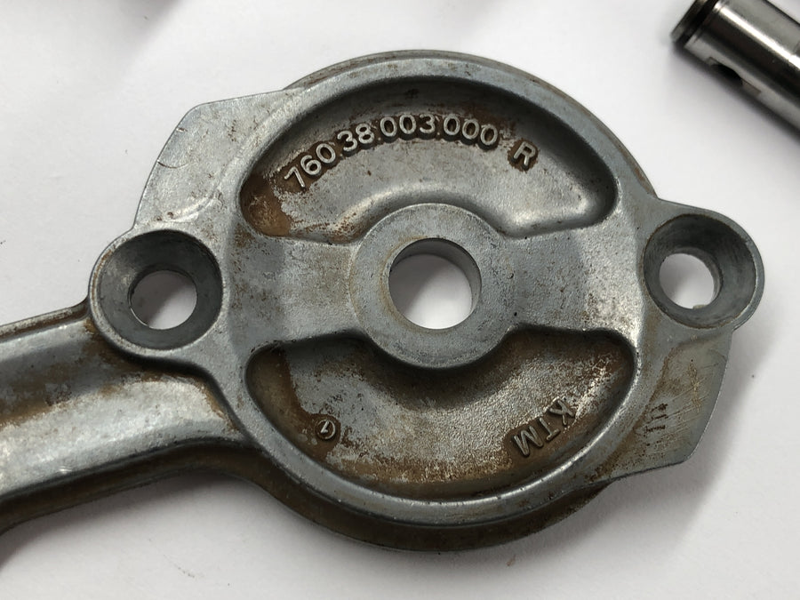 KTM Duke 690 A3 [2012] - Oil pump inner rotor outer rotor pump wheels cover