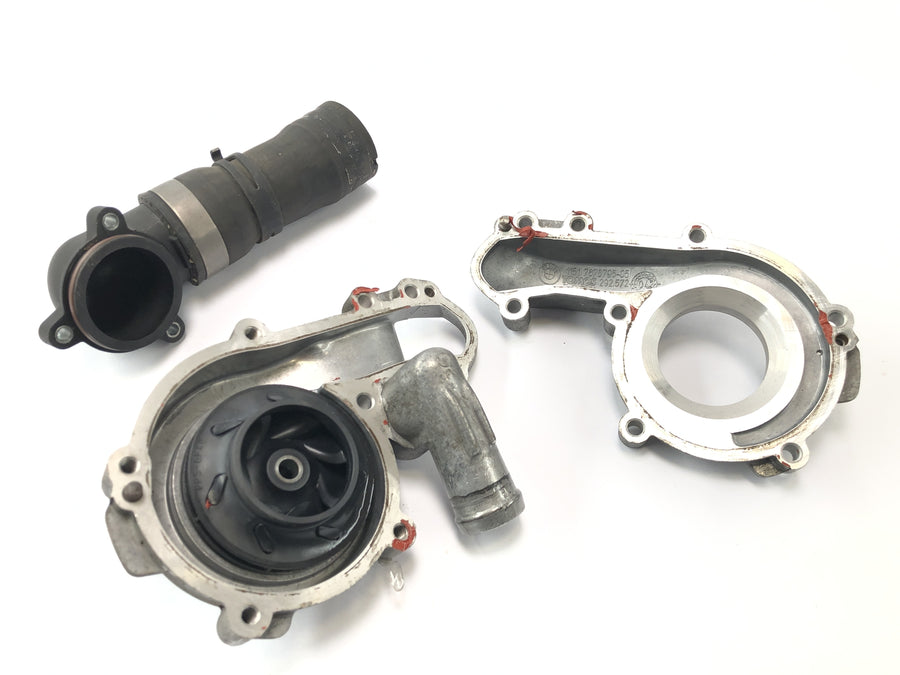 BMW K 1200 S K12S [2004] - Wasserpumpe Wasserpumpeneinheit Pumpe Rad