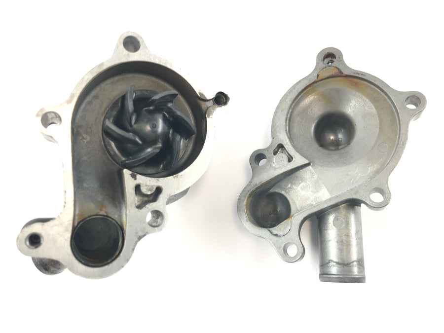 Yamaha MT 03 RM02 [2007] - Wasserpumpe Kühlmittelpumpe Pumpengehäuse Impeller