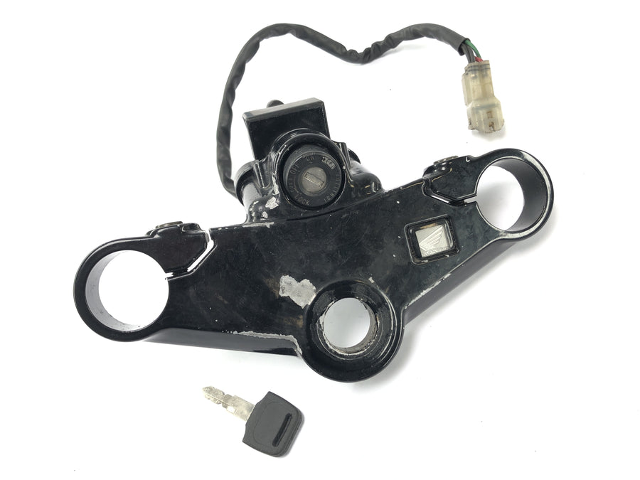 Honda NSR 125 JC22 [1998] - fork bridge at the top with ignition lock Tank cover lock set with key