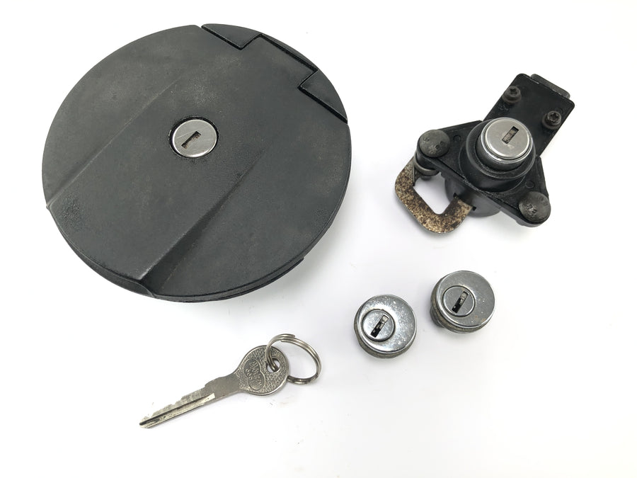 BMW K 1100 LT [1993] - Lock set ignition lock with fork bridge at the top, tank cap, storage compartment locks