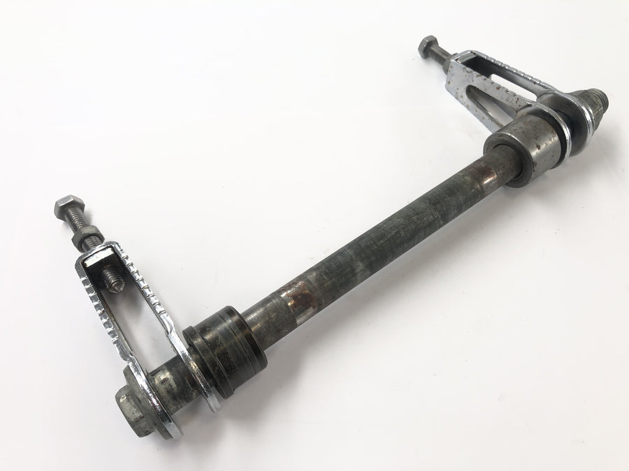 Honda XBR 500 PC15 [1989] - Hinterachse mit Kettenspanner