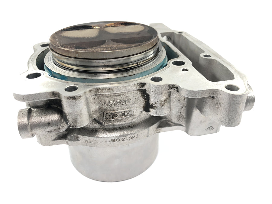 Aprilia RSV 1000 R [2004] - Cylinder with rear piston