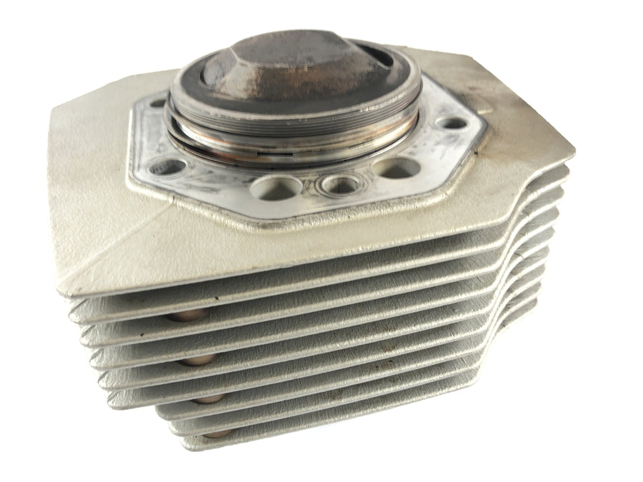 Moto Guzzi Norge 1200 [2006] - cylinder with pistons on the left