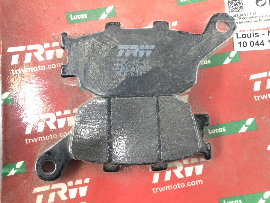 Yamaha YZF R1 RN01 [1998] - Brake pads in the front