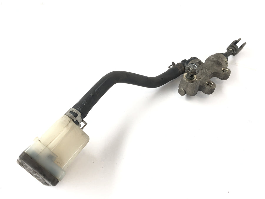 Suzuki Bandit 1200 GV75A [1998] - rear brake pump