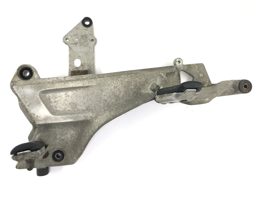 Honda ST 1100 SC26 Pan European [1990] - Fußrastenanlage links Fußrasten Halter