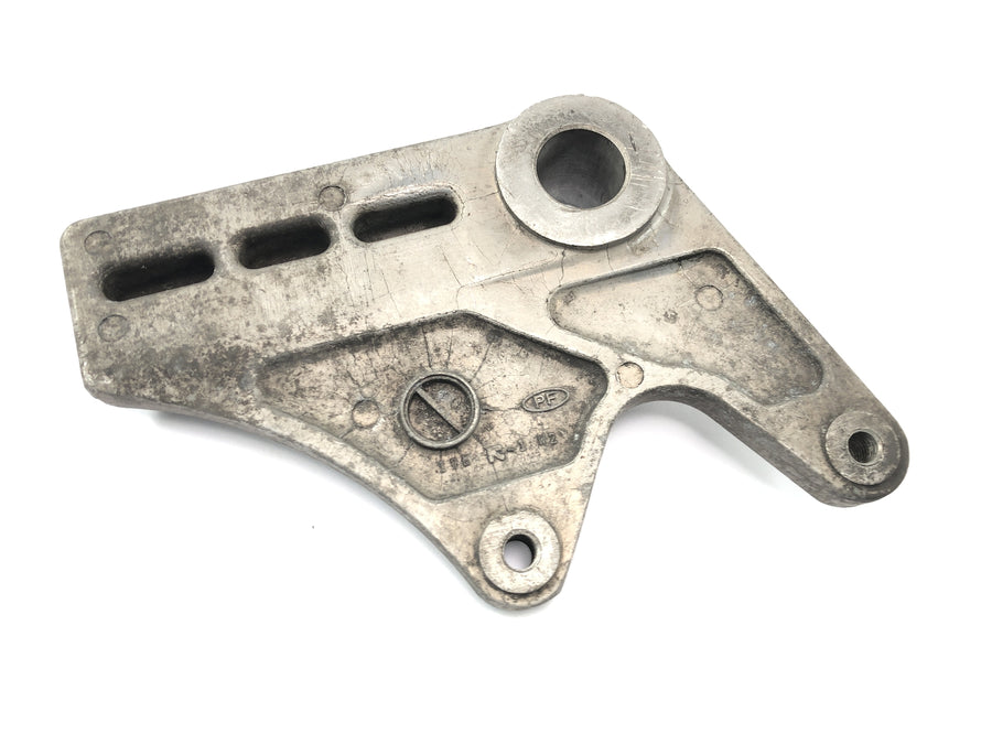 Suzuki GSX-R 1100 W GU75 C [1994] - Bremssattelhalter hinten Bremsanker
