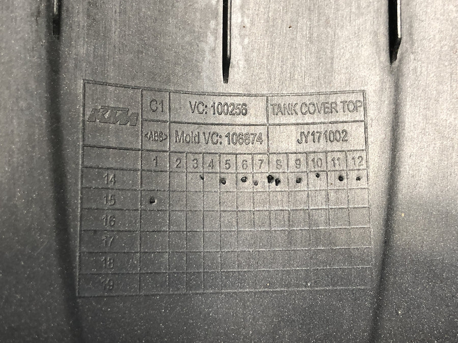 KTM RC 125 [2016] - Tankabdeckung Tankverkleidung Tankcover oben Verkleidung