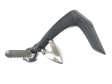 Triumph Sprint ST 1050 [2005] - Pediatric footrest on the left with a holder footrest passenger