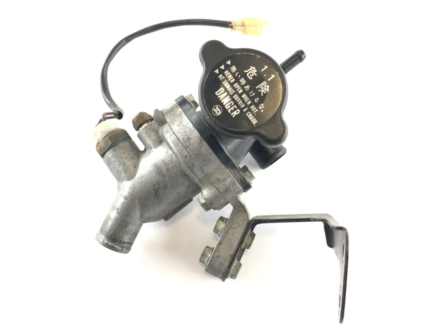 Suzuki GSX-R 1100 W GU75 C [1993] - Thermostat mit Gehäuse und Einfüllstutzen