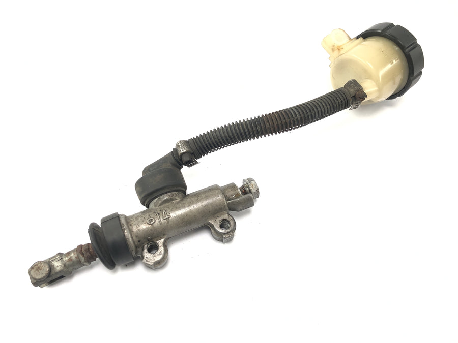 Kawasaki Z 1100 KZT10A [1984] - brake pump at the back foot brake pump