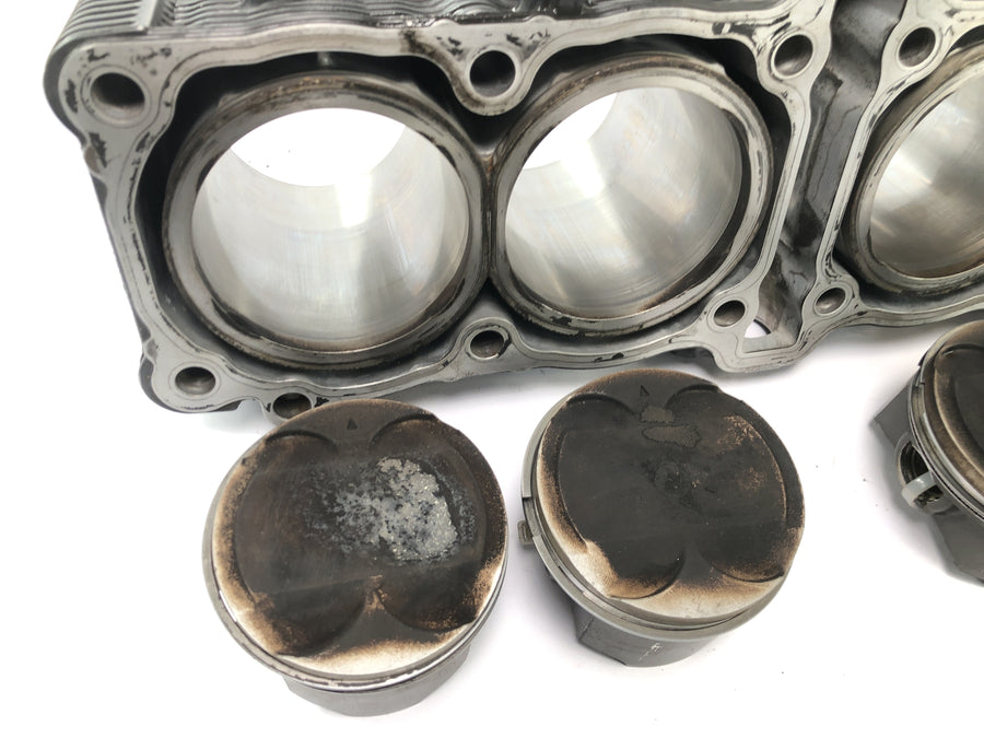 Suzuki GSX-R 1100 W GU75 C [1994] - cylinder with piston