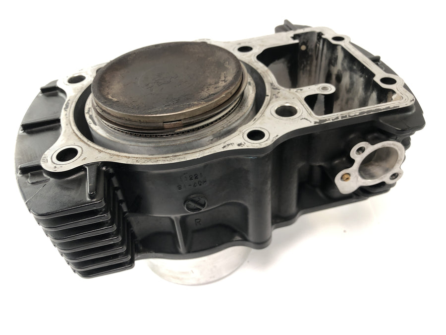 Suzuki VZ 1500 WVCU [2011] - Cylinder with piston cylinder at the rear