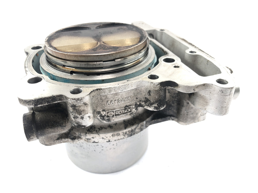 Aprilia RSV 1000 R [2004] - cylinder with piston at the front