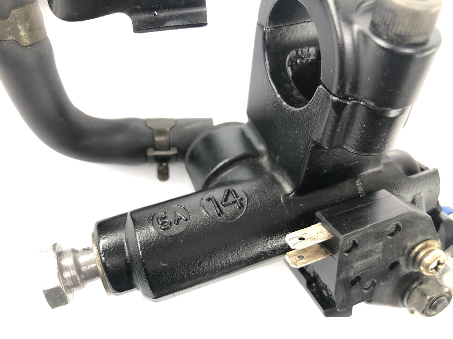 Triumph Sprint ST 1050 [2005] - Handbrake pump and clutch fitting with V Trec lever and ABE