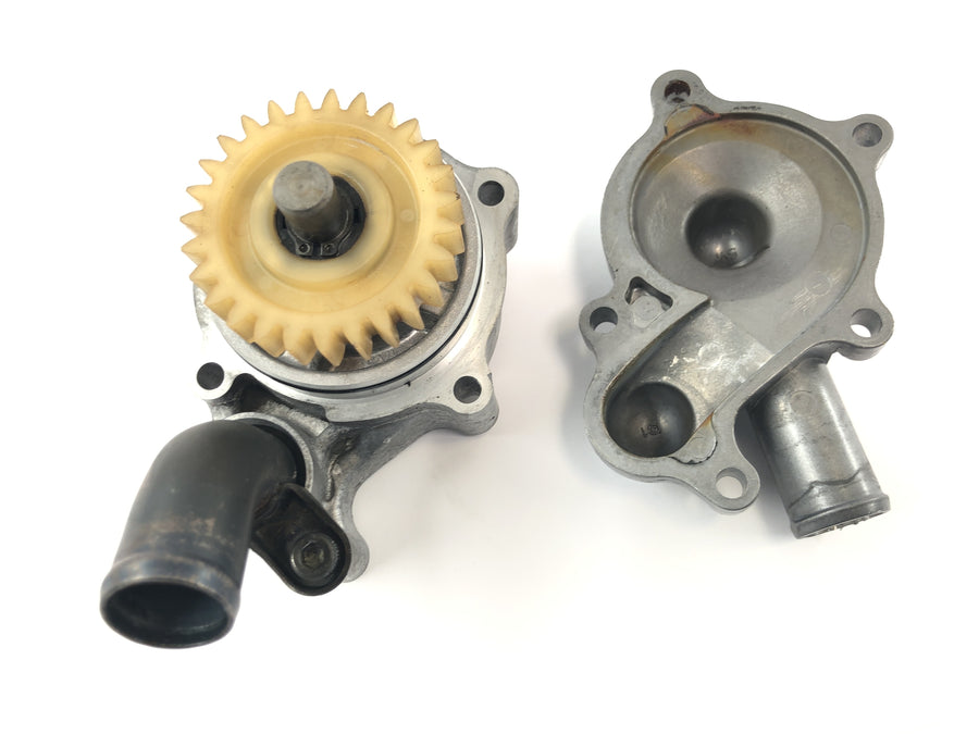 Yamaha MT 03 RM02 [2007] - Wasserpumpe Kühlmittelpumpe Pumpengehäuse Impeller